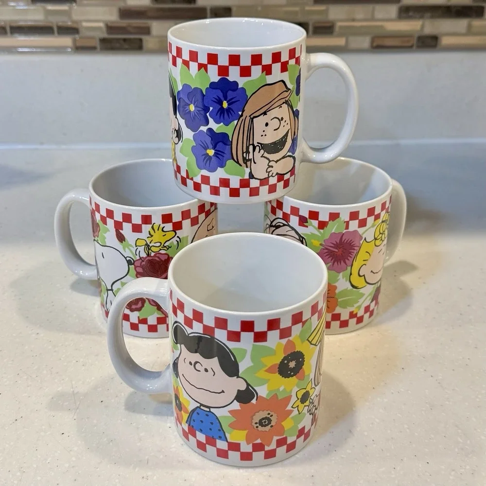 Set Of 4 Benjamin & Medwin Peanuts Gang Coffee Tea Mugs Cups Red White Check - Picture 1 of 15